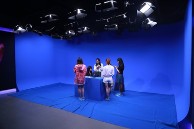 虛擬演播室中的藍(lán)箱技術(shù)及其在電視節(jié)目制作中的應(yīng)用